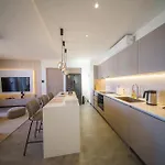 Blue Horizon Seaview With Rooftop And Pool In Paralimni