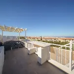 Blue Horizon Seaview With Rooftop And Pool In Lejlighed