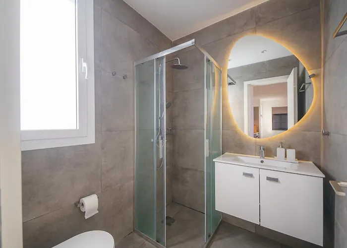 Blue Horizon Seaview With Rooftop And Pool In Paralimni