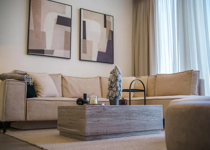 Blue Horizon Seaview With Rooftop And Pool In Paralimni