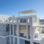 Blue Horizon Seaview With Rooftop And Pool In * Paralimni