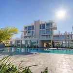 Blue Horizon Seaview With Rooftop And Pool In Apartment