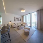 Blue Horizon Seaview With Rooftop And Pool In Apartment