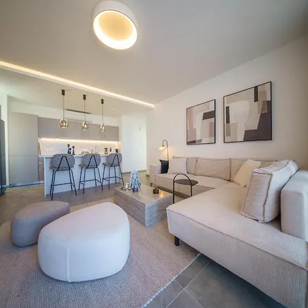 Апартаменты Blue Horizon Seaview With Rooftop And Pool In Паралимни