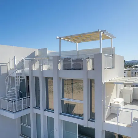 Blue Horizon Seaview With Rooftop And Pool In * Paralimni