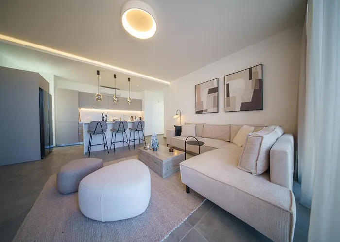 아파트 Blue Horizon Seaview With Rooftop And Pool In 파라림니