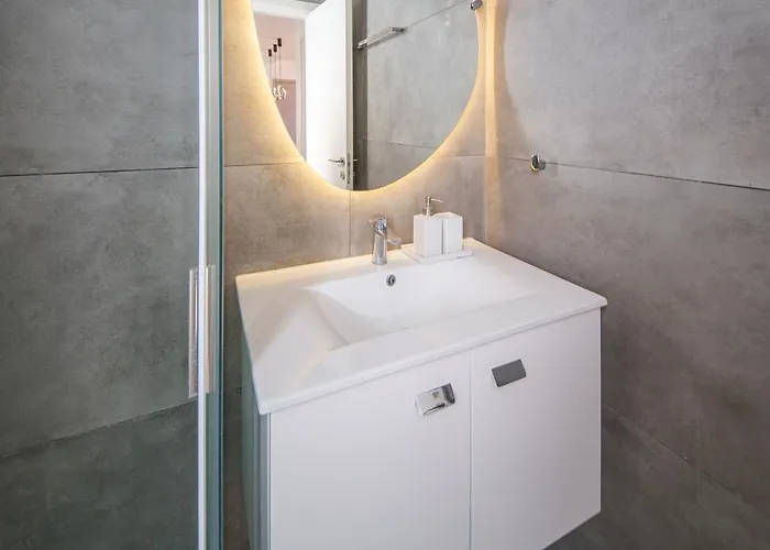 Apartment Blue Horizon Seaview With Rooftop And Pool In Paralimni