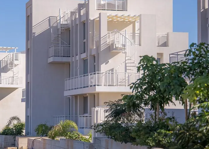 Apartment Blue Horizon Seaview With Rooftop And Pool In