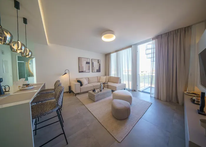 Blue Horizon Seaview With Rooftop And Pool In 아파트